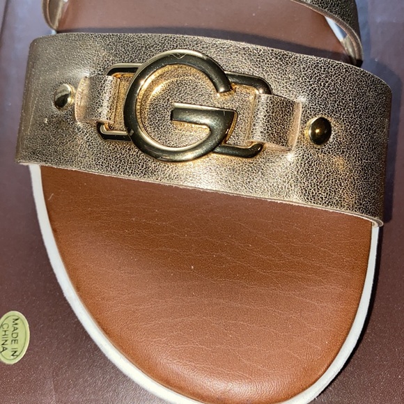 “GBG Guess” Flat Sandals with fashion Back Zipper. - Picture 3 of 6